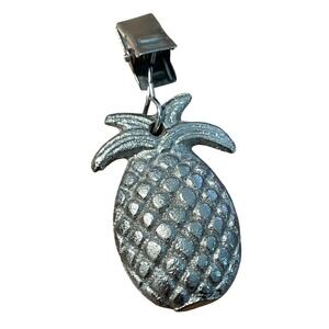 00137 - Silver Tone Pineapple Novelty Clip Tablecloth‎ Holder Single